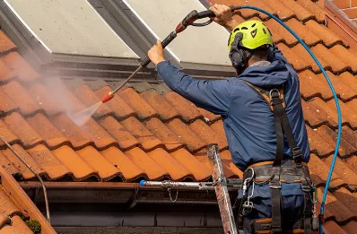 Démoussage et hydrofuge de toiture à Fescamps